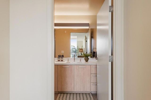 188 W Saint James Street 10804, San Jose, CA 95110