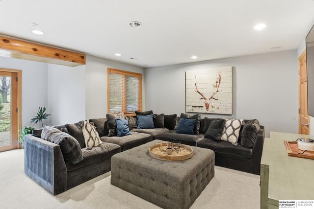 3333 N 129th Circle, Omaha, NE 68164