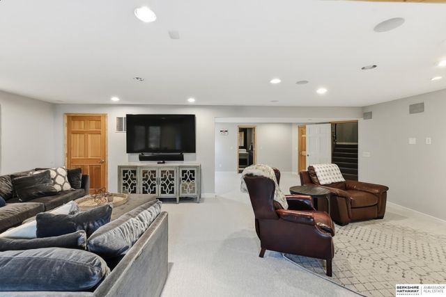 3333 N 129th Circle, Omaha, NE 68164