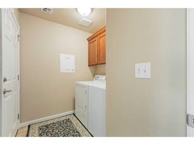 1884 Ne SUNSET LOOP Dr, Roseburg, OR 97470