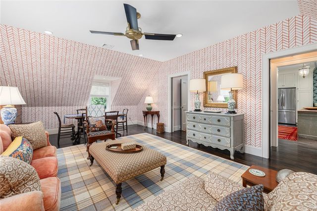 33 Beacon Hill Road, Newport, RI 02840