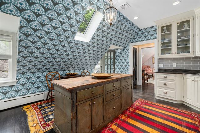 33 Beacon Hill Road, Newport, RI 02840