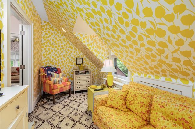 33 Beacon Hill Road, Newport, RI 02840