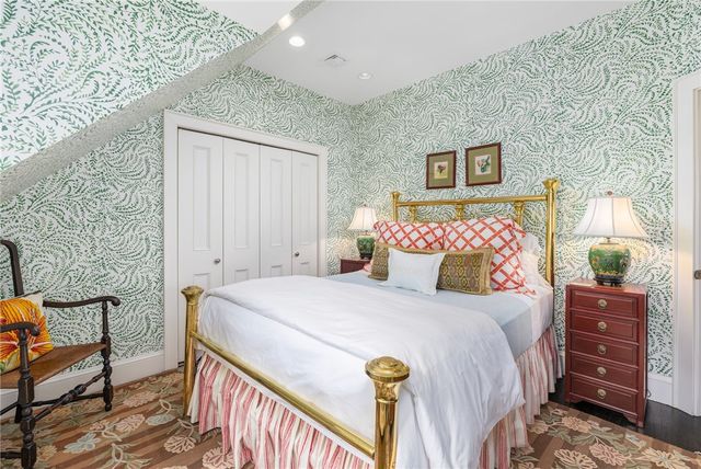 33 Beacon Hill Road, Newport, RI 02840
