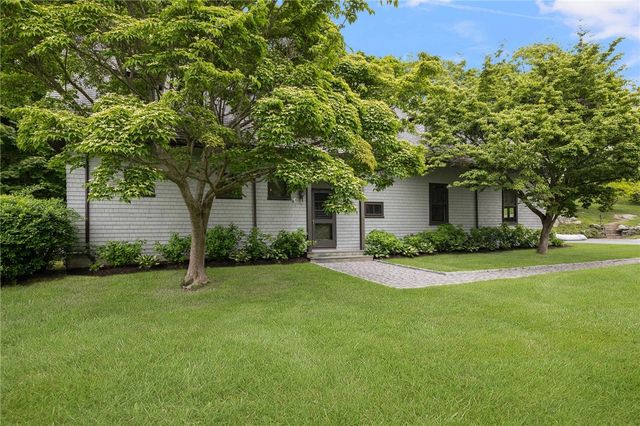 33 Beacon Hill Road, Newport, RI 02840