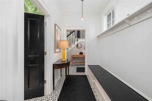 33 Beacon Hill Road, Newport, RI 02840