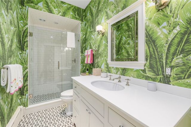 33 Beacon Hill Road, Newport, RI 02840