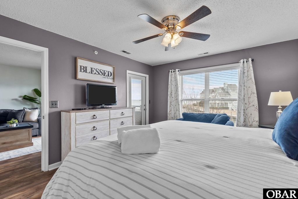 Image 11 of property listing at 813 Pirates Way Unit 813, Manteo, NC 27954