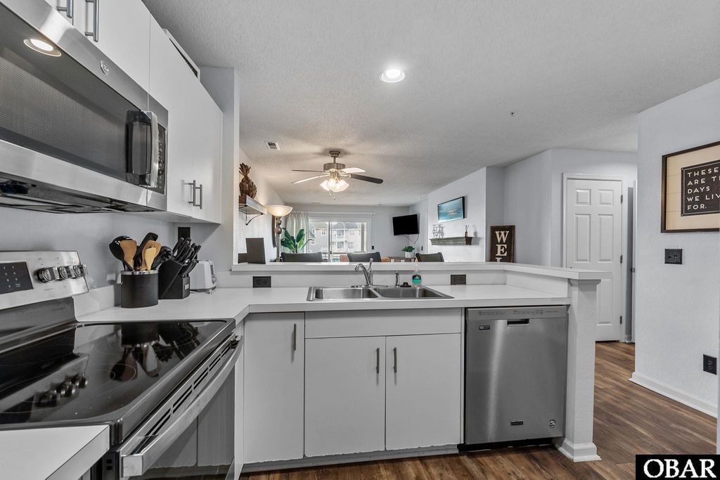 Image 7 of property listing at 813 Pirates Way Unit 813, Manteo, NC 27954