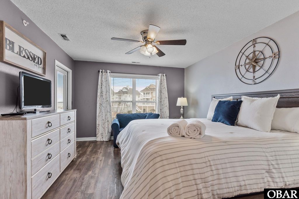 Image 10 of property listing at 813 Pirates Way Unit 813, Manteo, NC 27954