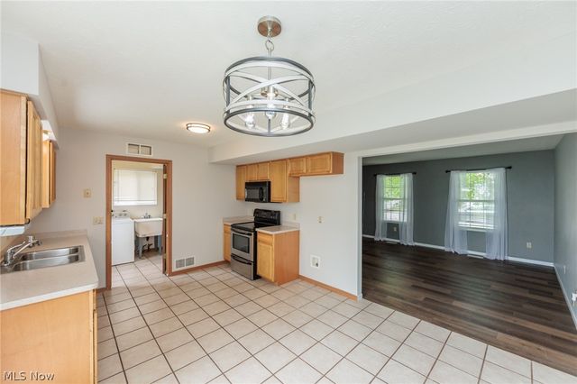 671 Tioga Trail, Willoughby, OH 44094