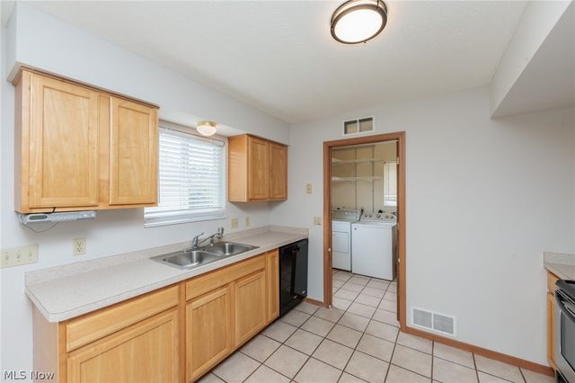 671 Tioga Trail, Willoughby, OH 44094