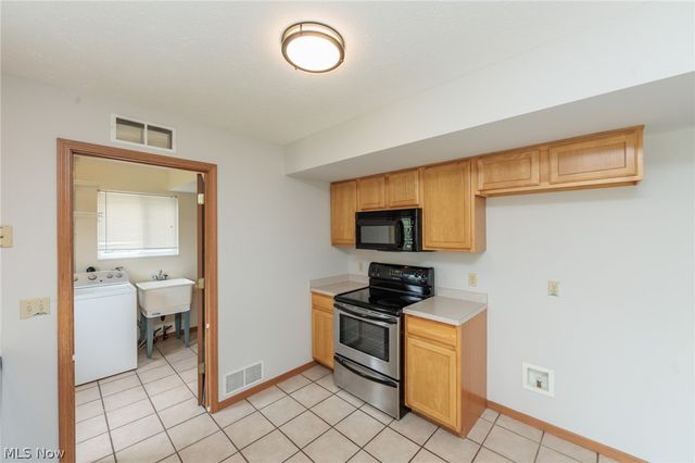671 Tioga Trail, Willoughby, OH 44094