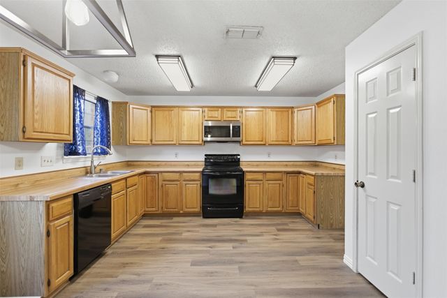 605 Buttercup Circle, Garland, TX 75040