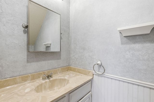 605 Buttercup Circle, Garland, TX 75040