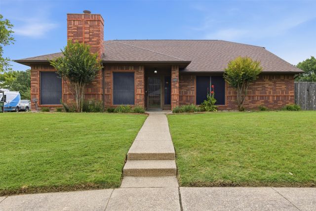 605 Buttercup Circle, Garland, TX 75040