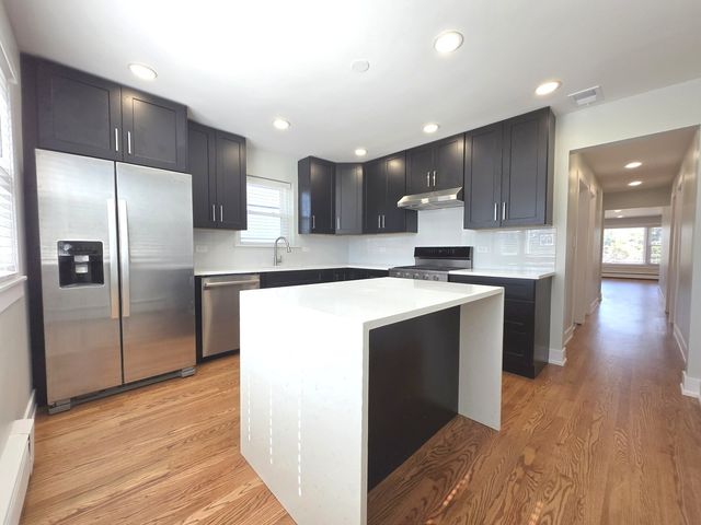 315 W PROSPECT Avenue 3, Mount Prospect, IL 60056