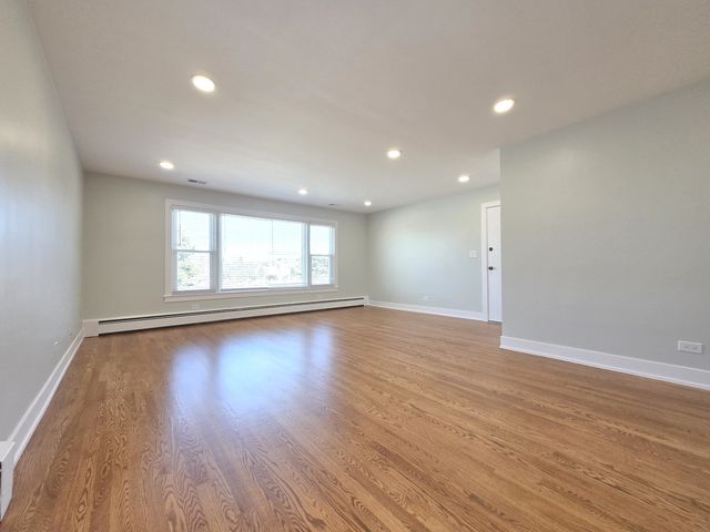 315 W PROSPECT Avenue 3, Mount Prospect, IL 60056