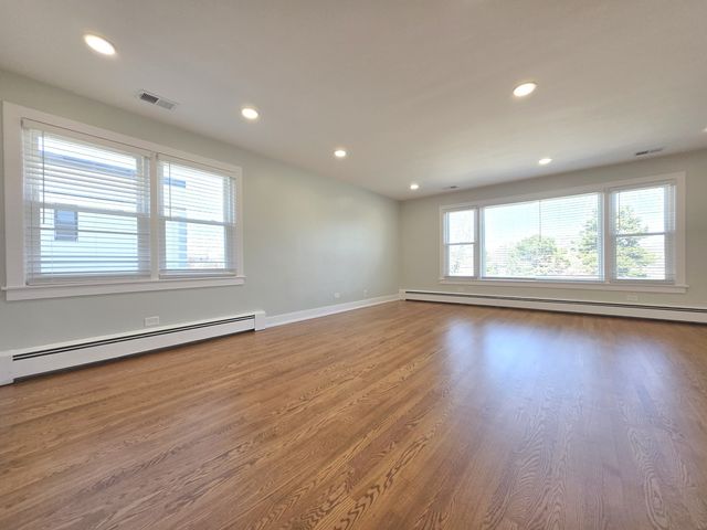 315 W PROSPECT Avenue 3, Mount Prospect, IL 60056