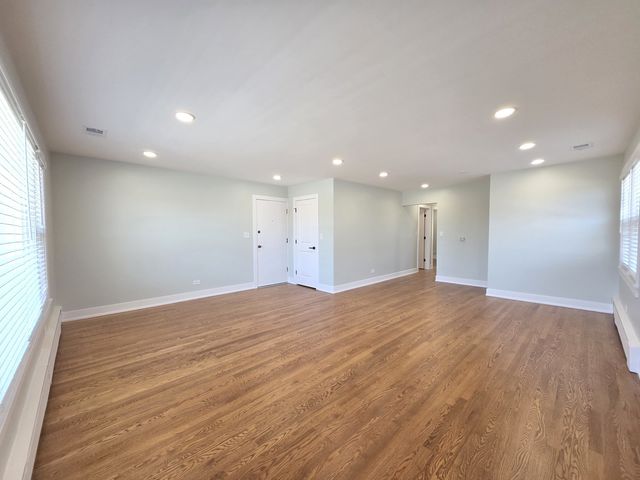 315 W PROSPECT Avenue 3, Mount Prospect, IL 60056