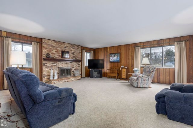 704 Briarwood Lane, Fenton, MI 48430