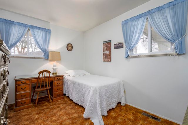 704 Briarwood Lane, Fenton, MI 48430