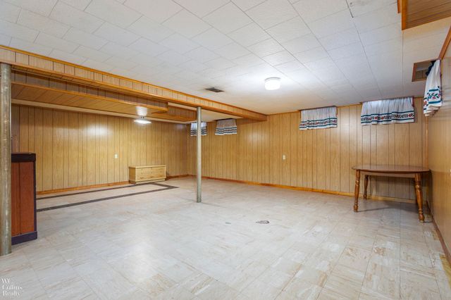 704 Briarwood Lane, Fenton, MI 48430