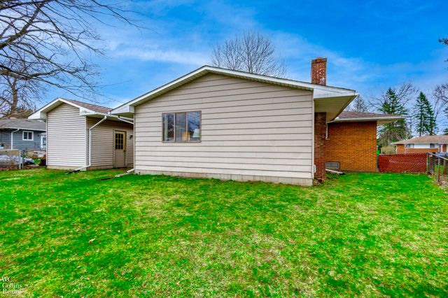 704 Briarwood Lane, Fenton, MI 48430