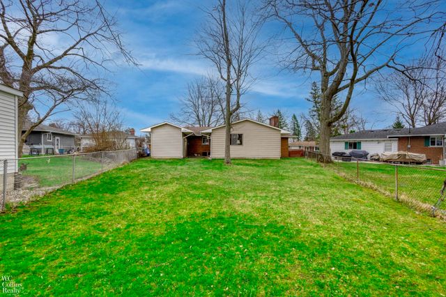 704 Briarwood Lane, Fenton, MI 48430