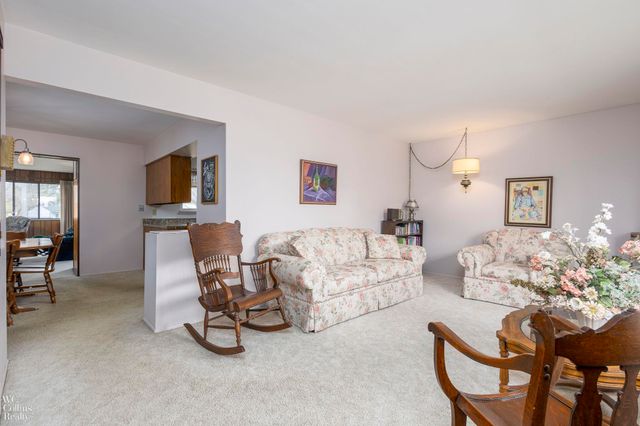 704 Briarwood Lane, Fenton, MI 48430
