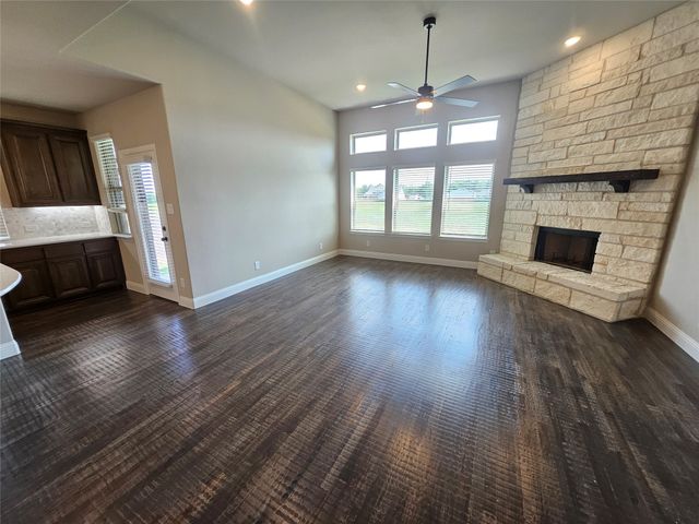 311 Redwood Circle, Trenton, TX 75490