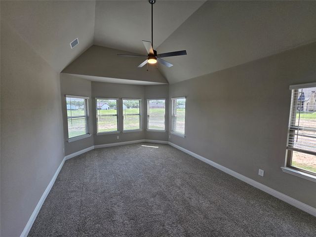 311 Redwood Circle, Trenton, TX 75490