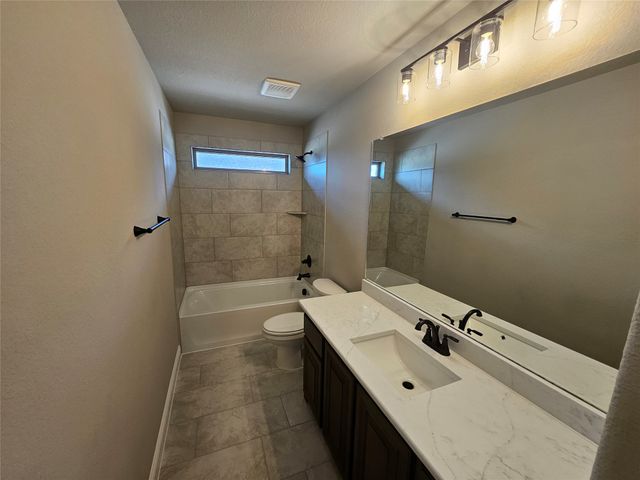 311 Redwood Circle, Trenton, TX 75490