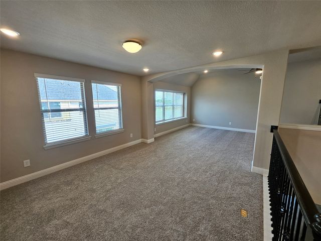 311 Redwood Circle, Trenton, TX 75490