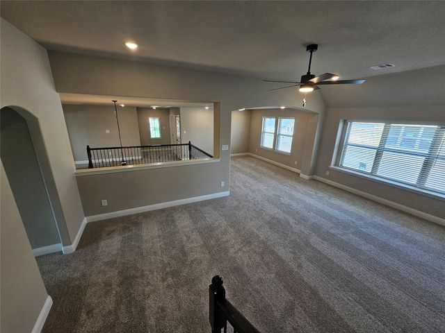 311 Redwood Circle, Trenton, TX 75490