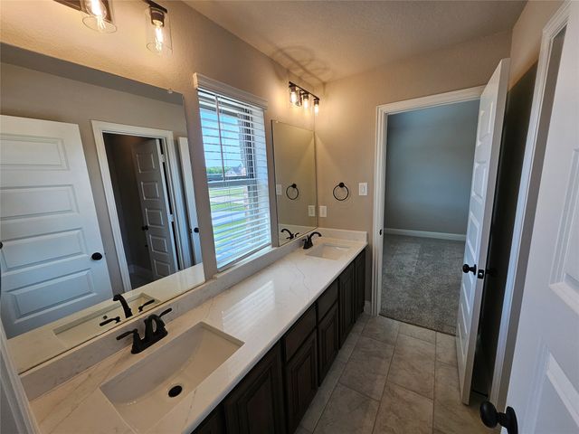 311 Redwood Circle, Trenton, TX 75490