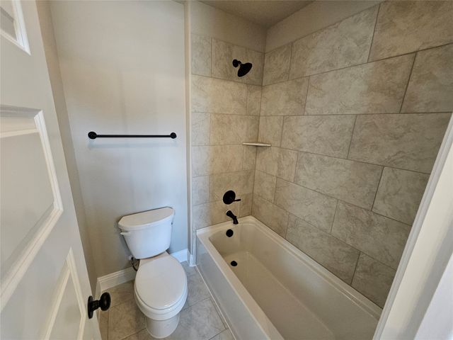 311 Redwood Circle, Trenton, TX 75490