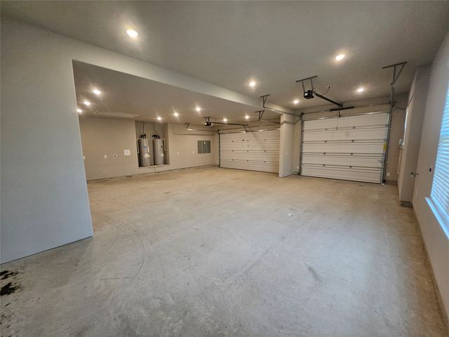 311 Redwood Circle, Trenton, TX 75490