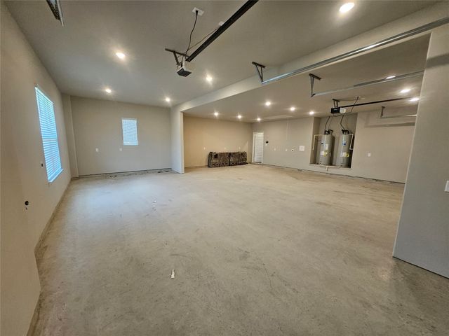 311 Redwood Circle, Trenton, TX 75490