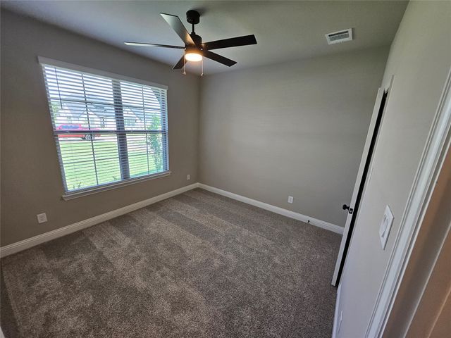 311 Redwood Circle, Trenton, TX 75490
