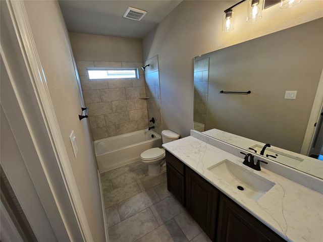 311 Redwood Circle, Trenton, TX 75490