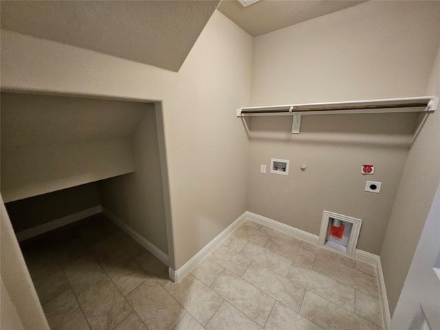 311 Redwood Circle, Trenton, TX 75490