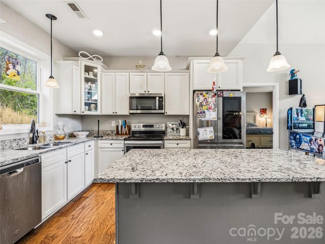 170 Starry Night Lane, Marshall, NC 28753