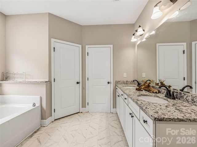 170 Starry Night Lane, Marshall, NC 28753