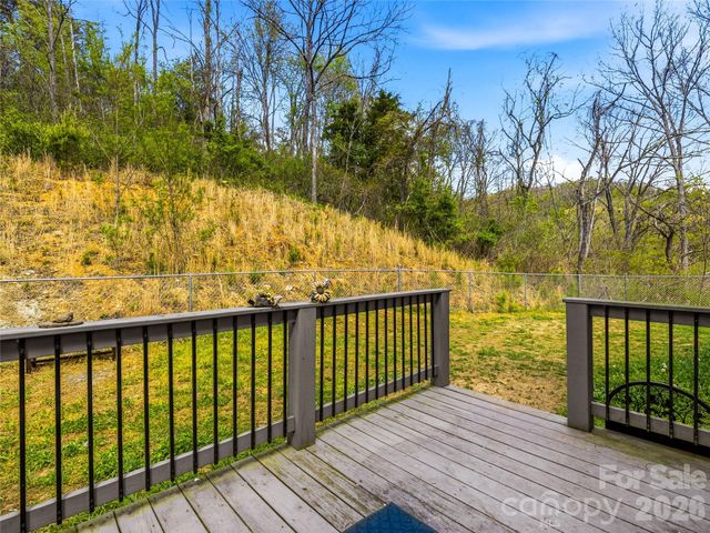 170 Starry Night Lane, Marshall, NC 28753
