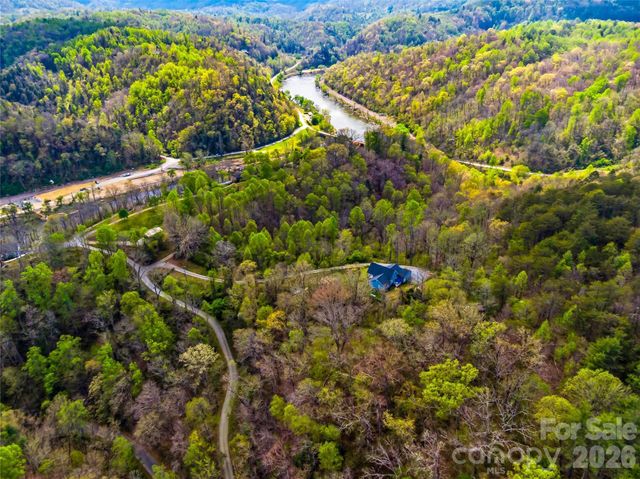 170 Starry Night Lane, Marshall, NC 28753