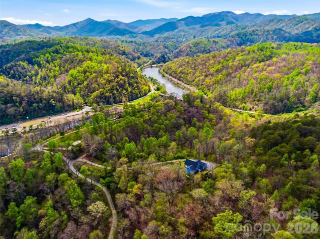 170 Starry Night Lane, Marshall, NC 28753