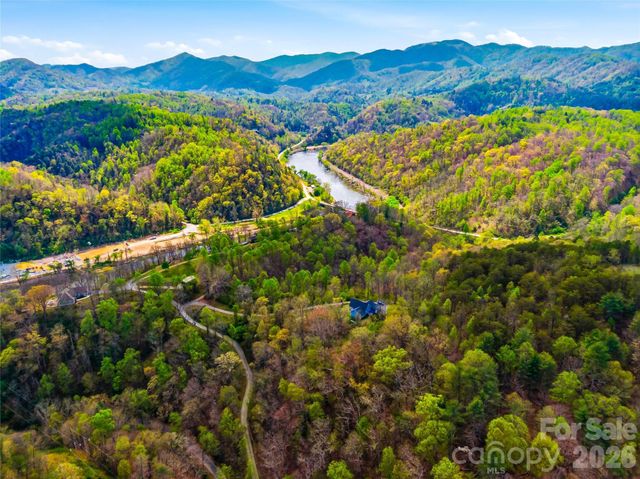 170 Starry Night Lane, Marshall, NC 28753
