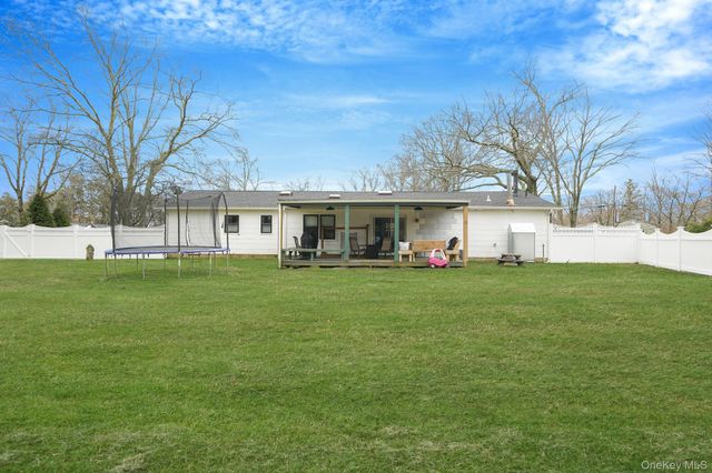 15 Vee Jay Drive, Shoreham, NY 11786