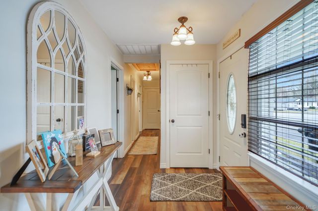 15 Vee Jay Drive, Shoreham, NY 11786